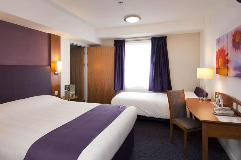 Premier Inn Barnsley Wombwell Eksteriør billede
